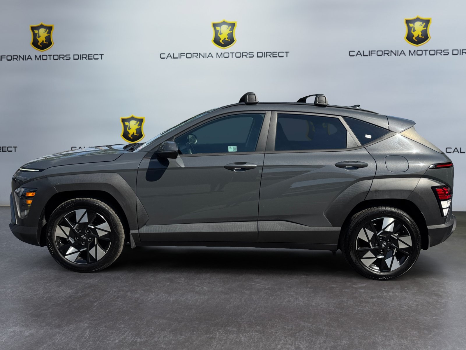 Used 2025 Hyundai Kona SEL FWD image 2