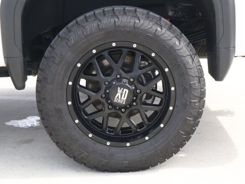 Used 2023 GMC Sierra 3500 AT4 w/ Gooseneck/5TH Wheel Package image 9