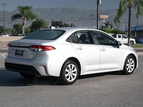 Used 2023 Toyota Corolla LE image 4