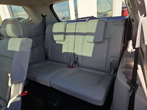 Certified 2023 Volkswagen Atlas SE w/ Panoramic Sunroof Package image 9