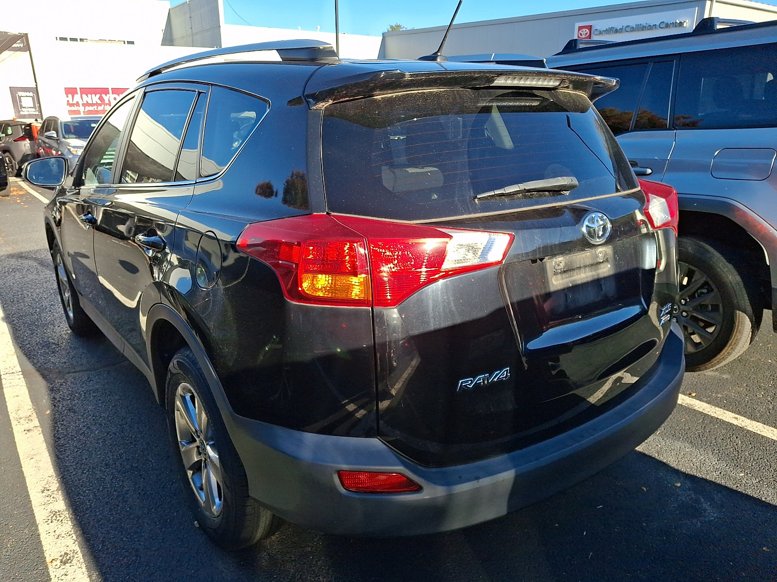 Used 2015 Toyota RAV4 XLE AWD/4WD image 3