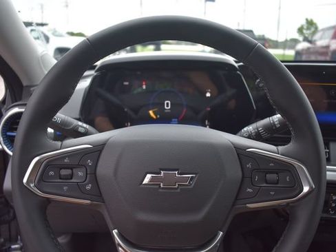 New 2026 Chevrolet Trax LT w/ Sunroof Package FWD image 26