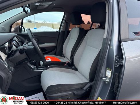 Used 2020 Chevrolet Trax LS image 11