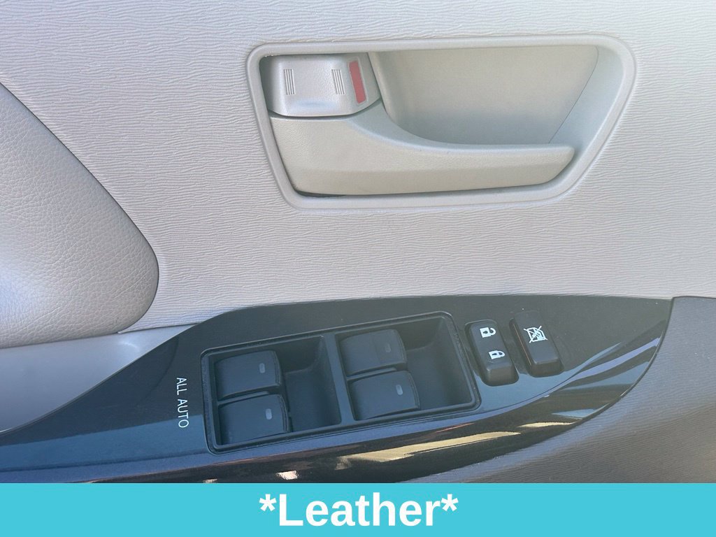Used 2012 Toyota Sienna LE FWD image 18