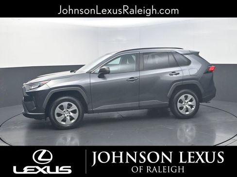 Used 2021 Toyota RAV4 LE image 2