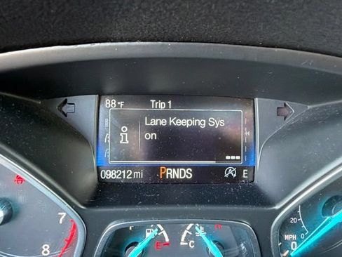 Used 2018 Ford Escape Titanium w/ Ford Safe & Smart Package FWD image 17