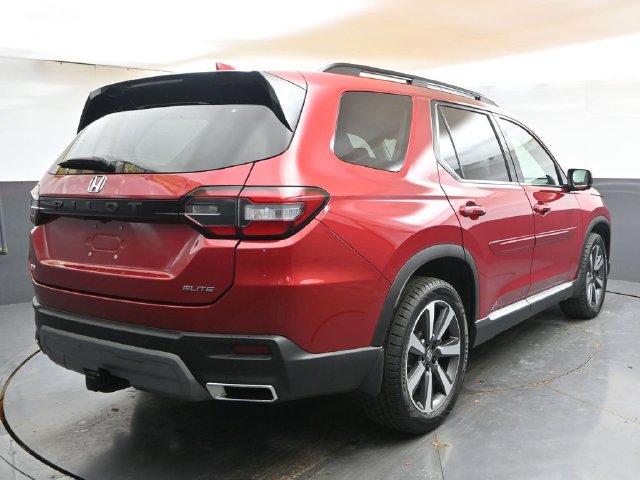 Used 2023 Honda Pilot Elite image 5