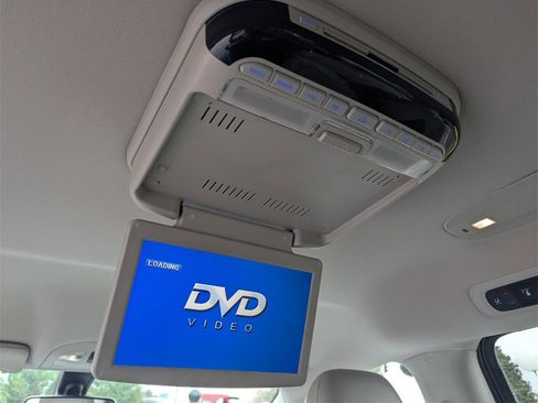 Used 2018 Chrysler Pacifica Touring-L image 15