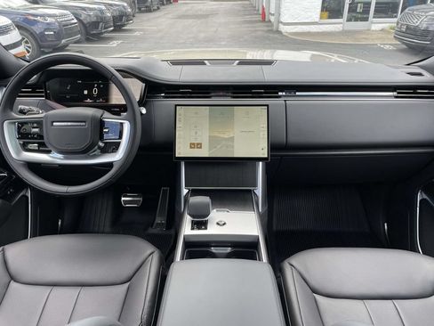 New 2026 Land Rover Range Rover Long Wheelbase SE AWD/4WD image 23