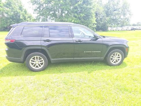 Used 2022 Jeep Grand Cherokee L Laredo w/ Luxury Tech Group I RWD image 11