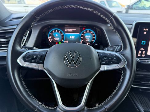 Used 2025 Volkswagen Atlas Cross Sport SE image 34