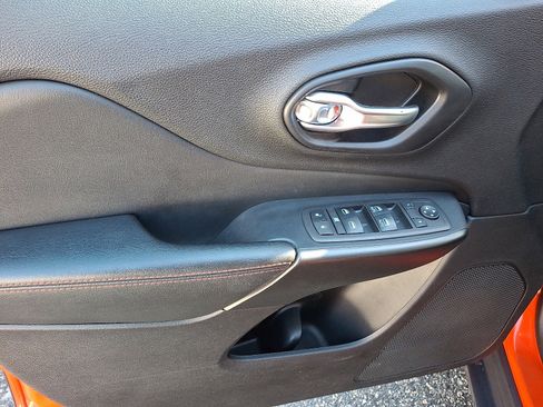 Used 2021 Jeep Cherokee Trailhawk w/ Sun, Sound & Nav Group image 13