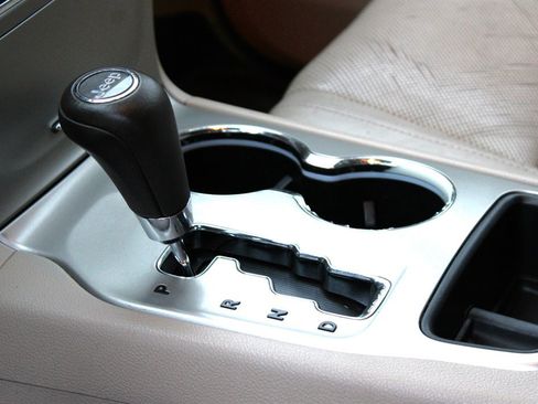 Used 2012 Jeep Grand Cherokee Overland image 31