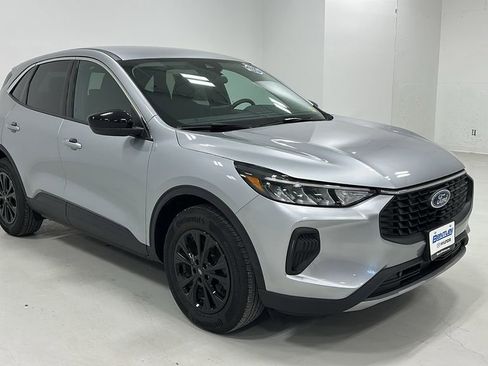 Used 2023 Ford Escape Active image 8
