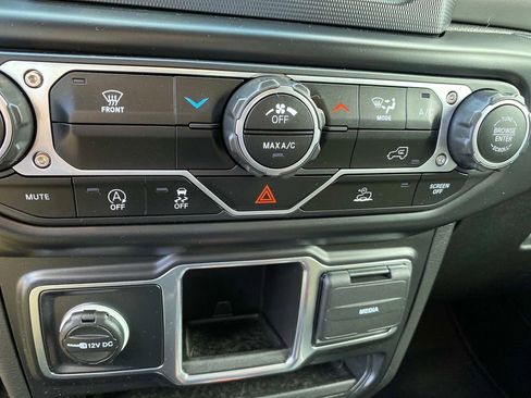 Used 2022 Jeep Wrangler Unlimited Sport AWD/4WD image 15