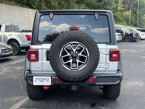 Used 2024 Jeep Wrangler Unlimited Rubicon w/ Technology Group AWD/4WD image 5