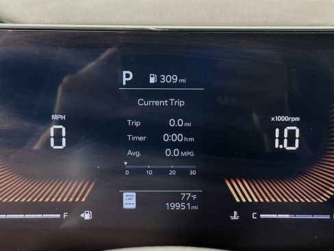 Used 2026 Kia Carnival FWD image 19