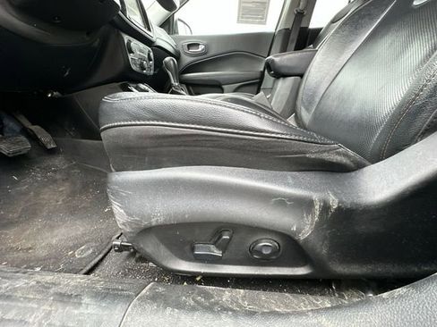 Used 2018 Jeep Compass Limited w/ Navigation Group image 17