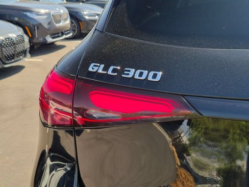 Used 2024 Mercedes-Benz GLC 300 4MATIC image 25