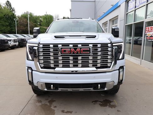 New 2026 GMC Sierra 3500 Denali w/ Denali Reserve Package AWD/4WD image 5