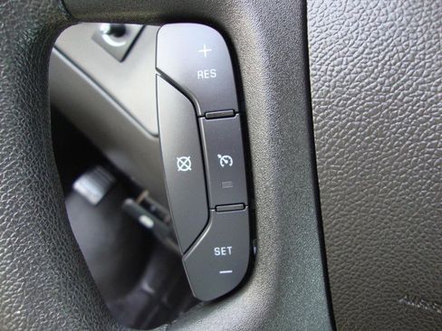 Used 2023 GMC Savana 2500 w/ Driver Convenience Package image 6