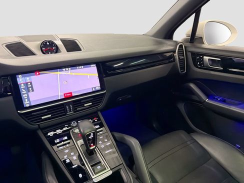 Certified 2020 Porsche Cayenne AWD/4WD image 25