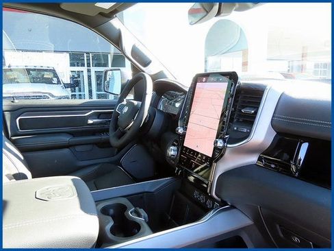 New 2026 RAM 1500 Laramie AWD/4WD image 9