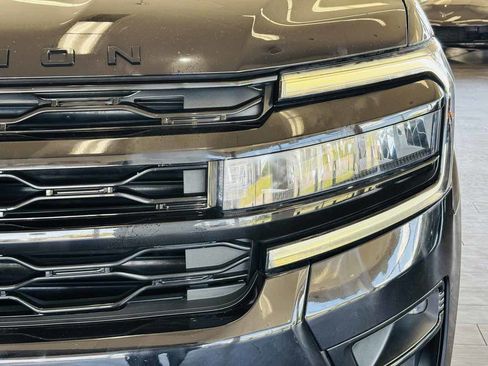 Used 2022 Ford Expedition Limited w/ Equipment Group 304A AWD/4WD image 16