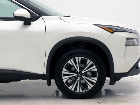 Used 2023 Nissan Rogue SV w/ SV Premium Package image 3