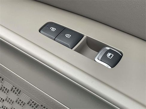 New 2026 Kia Carnival LXS image 18