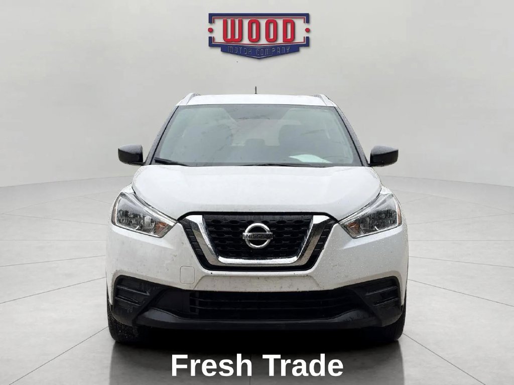 Used 2018 Nissan Kicks S FWD image 2