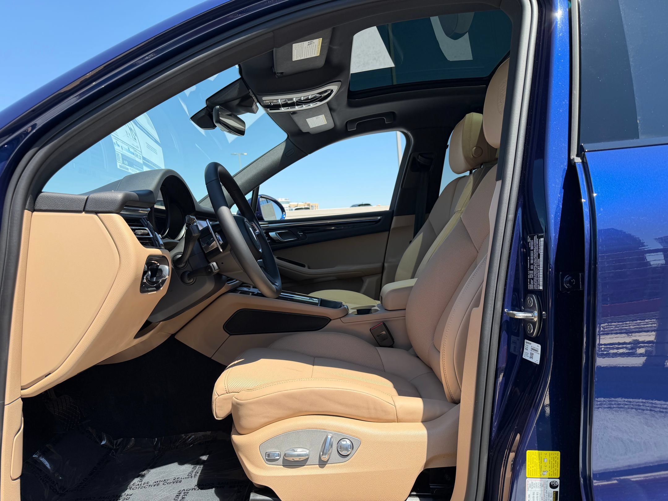 Used 2026 Porsche Macan AWD/4WD image 22