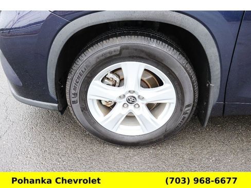Used 2022 Toyota Highlander LE image 28
