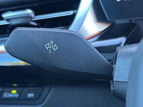 Used 2025 BMW X1 xDrive28i w/ Technology Package image 33