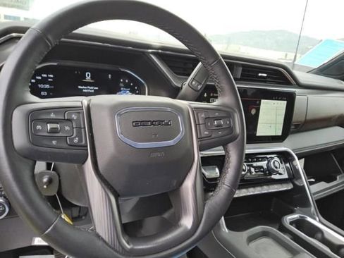 Used 2025 GMC Sierra 2500 Denali Ultimate image 3