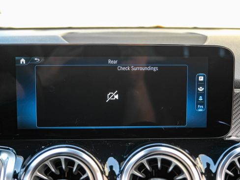 Used 2024 Mercedes-Benz GLB 250 image 26