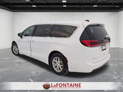 Used 2024 Chrysler Pacifica Touring-L