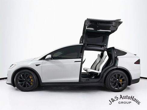Used 2023 Tesla Model X Plaid AWD/4WD image 4
