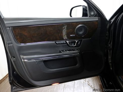 Used 2019 Jaguar XJ L Portfolio image 29