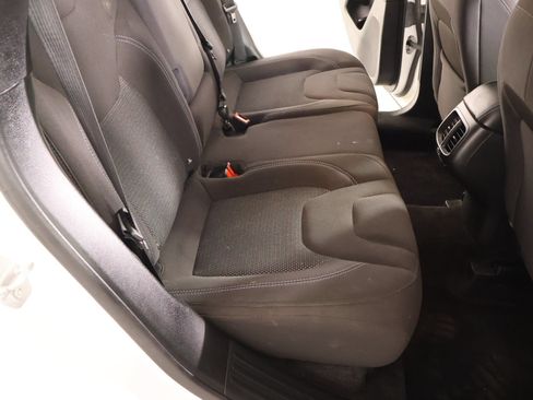 Used 2019 Jeep Cherokee Latitude w/ Popular Appearance Group FWD image 13