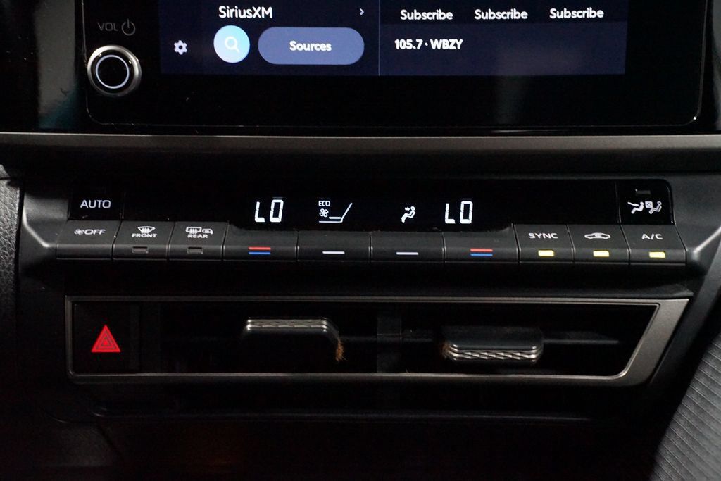 Certified 2025 Toyota Camry SE FWD image 21