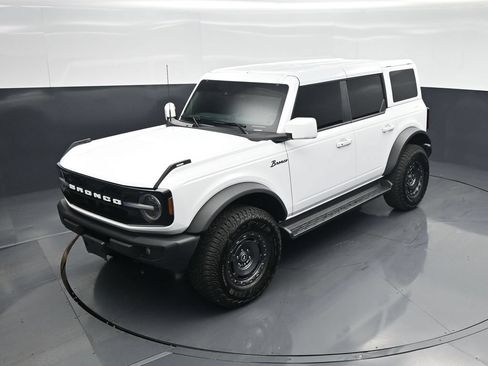 Used 2025 Ford Bronco Outer Banks w/ Sasquatch Package AWD/4WD image 34