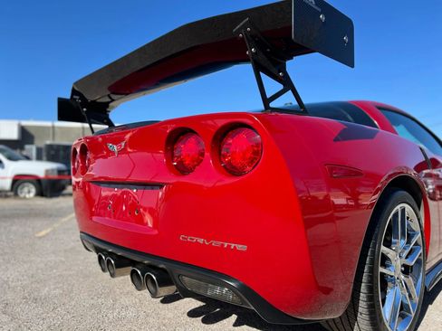 Used 2005 Chevrolet Corvette Coupe w/ Preferred Equipment Group image 10