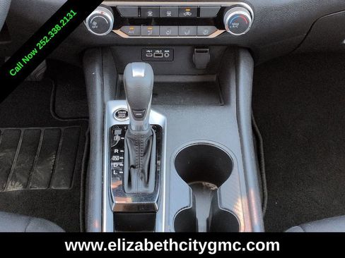 Used 2025 Nissan Altima 2.5 SV FWD image 19