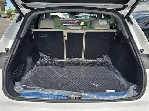 New 2025 Audi Q5 Prestige image 7