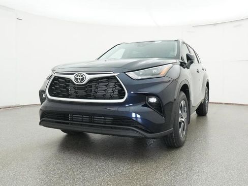 New 2026 Toyota Highlander XLE image 32