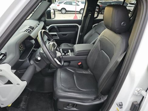 Used 2024 Land Rover Defender 110 S image 4