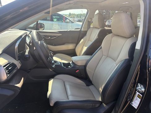 Used 2025 Subaru Outback Limited w/ Tech Package 2 AWD/4WD image 5