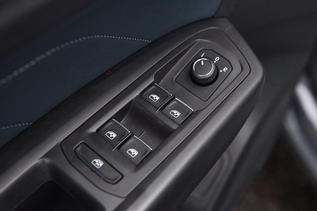 Used 2023 Volkswagen Atlas Cross Sport SEL R-Line AWD/4WD image 8