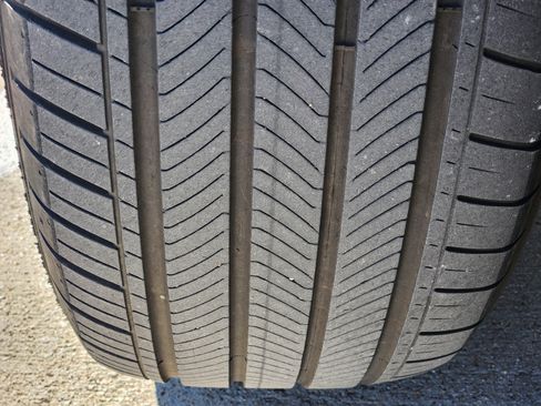 Used 2025 Honda Pilot Touring image 12